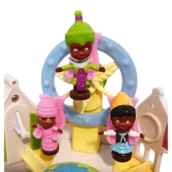 DISNEY PARKS Keys To Magic Kingdom Hasbro Its a Small World Playset Figures, Key - Picture 7 of 9